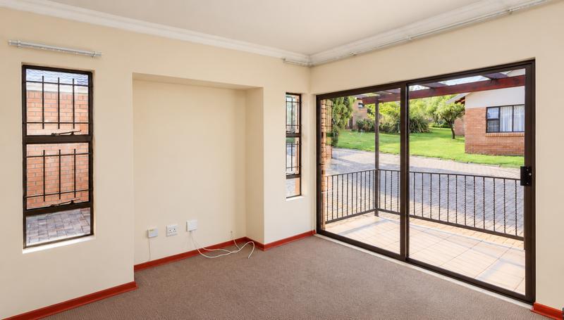 2 Bedroom Property for Sale in Langenhovenpark Free State